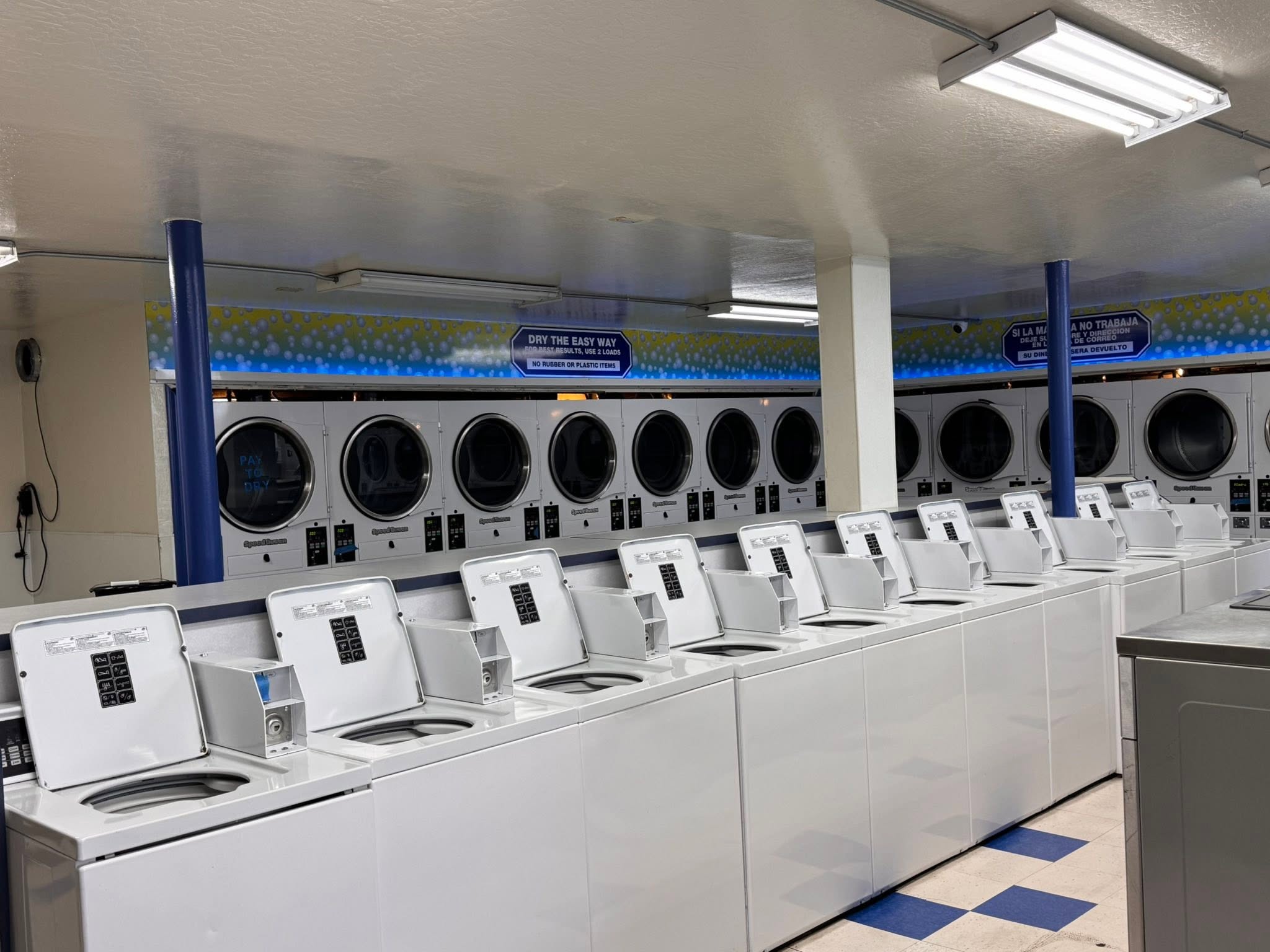 Speedy Suds Interior